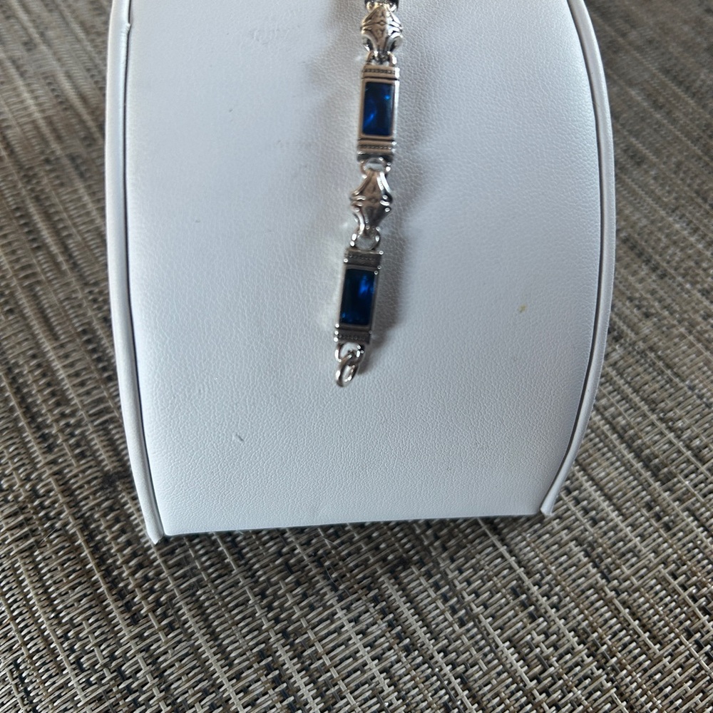 Elegant Silver and Blue unisex bracelet - Picture 3 of 4